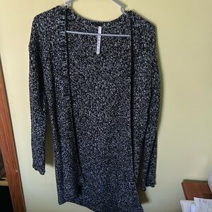 Small knit black/white cardigan